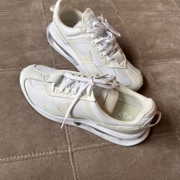 Nike White Cream Sneakers with Retro Design - Picture 6 of 7